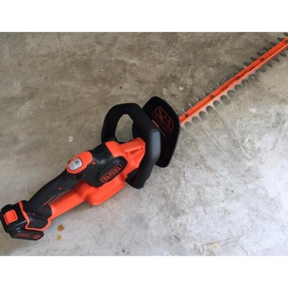 20V MAX Cordless Hedge Trimmer with Power Command Powercut, 22-Inch - Picture 2 of 2